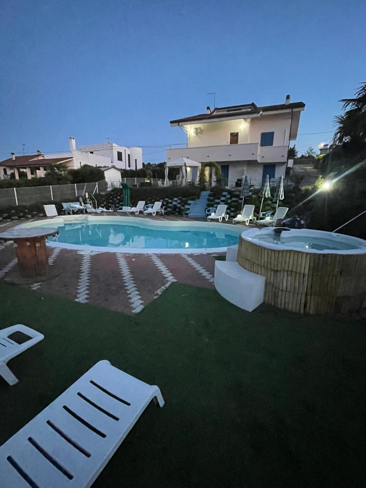 B&B Villa Alma San Costanzo ภายนอก รูปภาพ