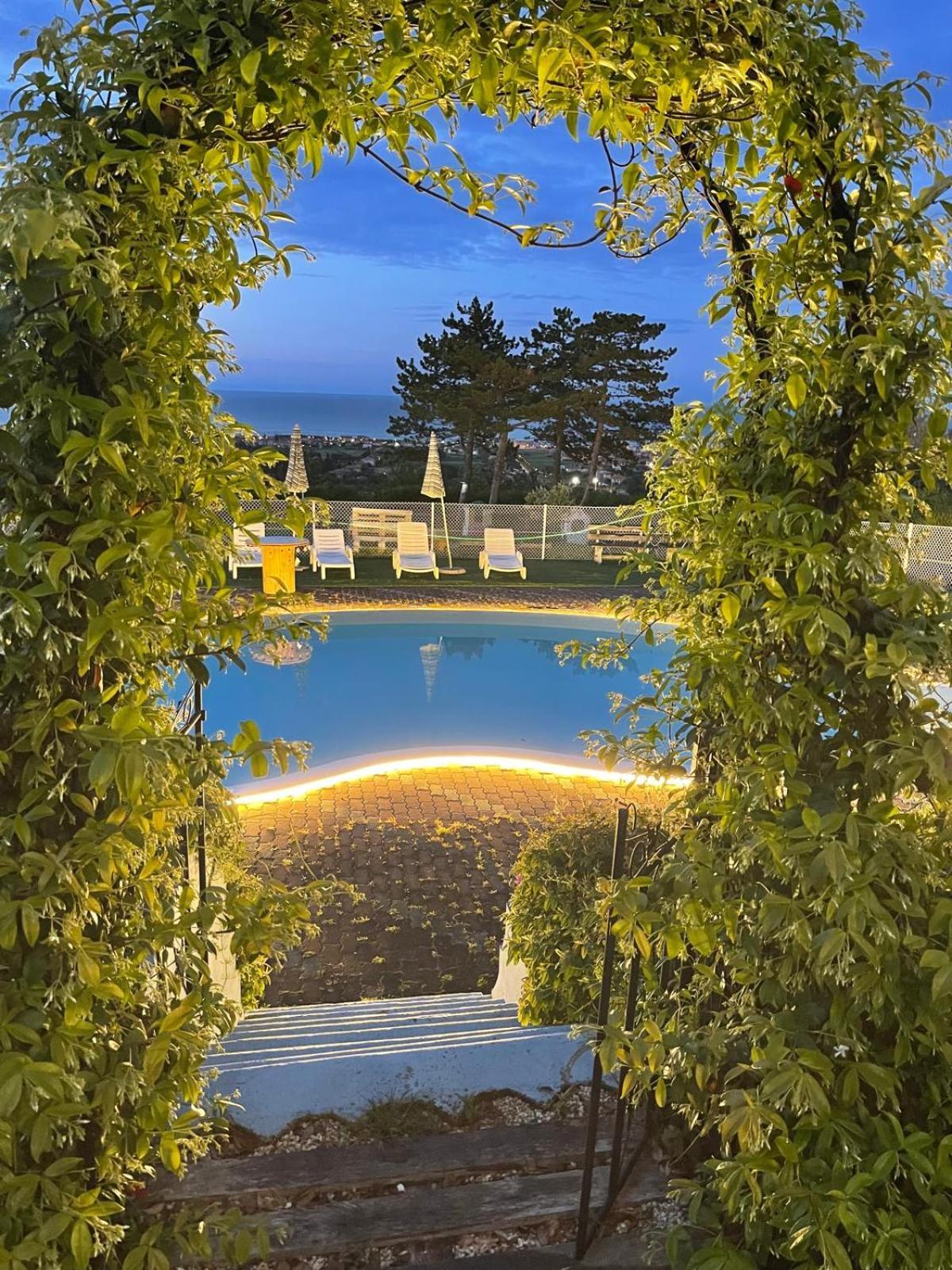 B&B Villa Alma San Costanzo ภายนอก รูปภาพ